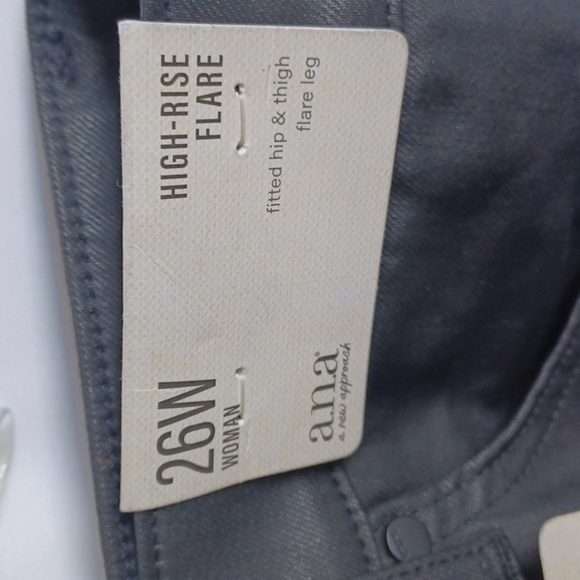 A.n.a  Women's High Rise Flare Dark Rinse Denim BLACK  SZ 26 NWT, 31" Inseam - Picture 8 of 10